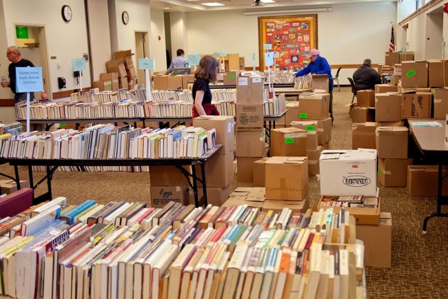 Volunteer-Book-Sale